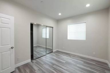 Main picture of 3927 Wisconsin St
