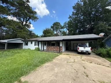 Main picture of 1054 Deryll St