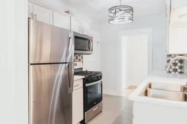 Main picture of 314 W Charles Bussey Ave