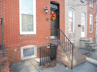 Main picture of 1528 S Hanover St