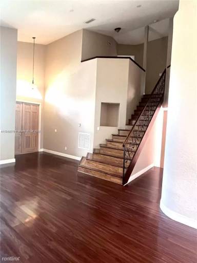 Main picture of 1656 SW 157th Ave