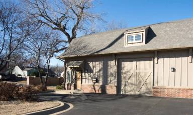 Main picture of 5405 E 15th St