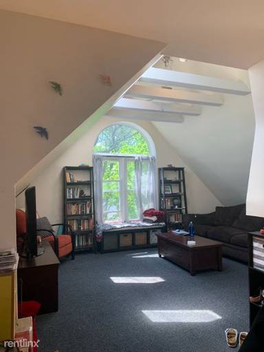 Main picture of 1110 W Oakdale Ave