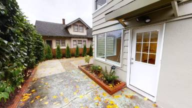 Main picture of 3538 SW Barbur Blvd