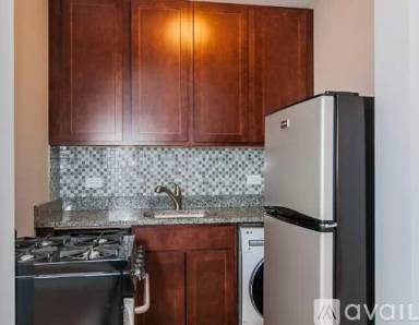 Main picture of 550 W Arlington Pl Apartments