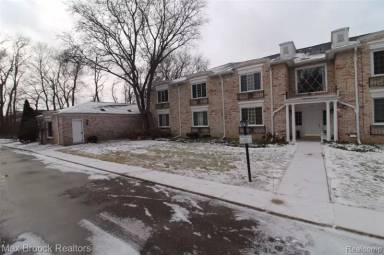 Main picture of 1745 Tiverton Rd