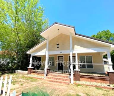 Main picture of 122 Mandeville Ave