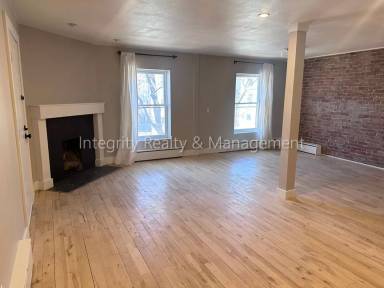 Main picture of 1123 N Sherman St