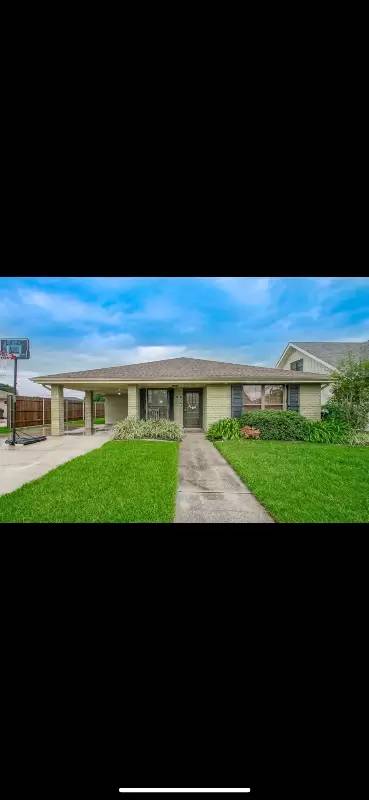Main picture of 2816 Karen Dr