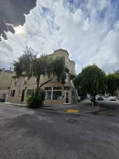 Main picture of 559 Waller St