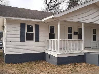 Main picture of 1131 S National Ave