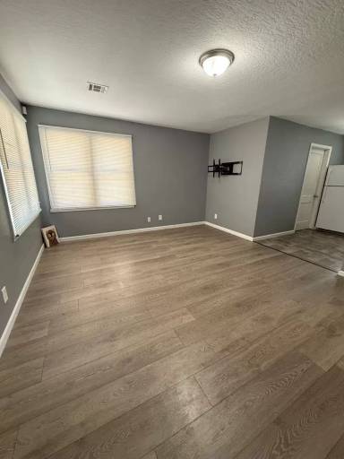 Main picture of 2052 N Minnesota Ave