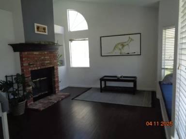 Main picture of 3055 Paxton Ave