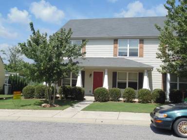 Main picture of 100 Bridgewater Cir