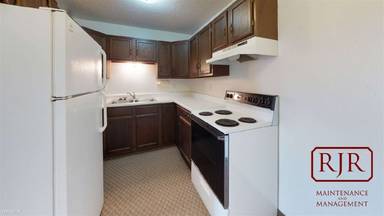 Main picture of 3220 E Thayer Ave