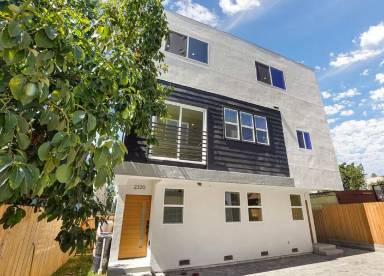 Main picture of 2318 W 2nd St
