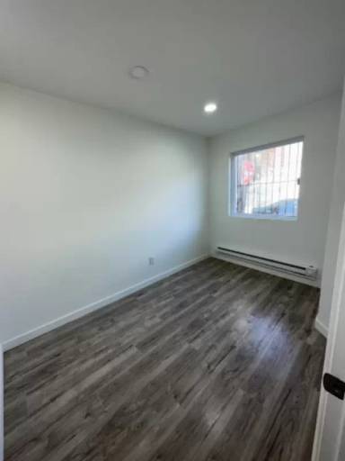 Main picture of 1812 Hart Ln