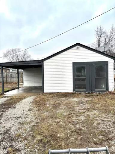 Main picture of 1101 N Somerset Ave