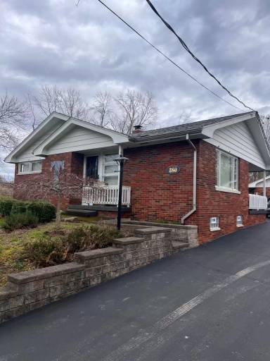 Main picture of 380 Heasley Rd