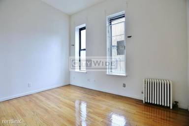 Main picture of 320 E 93rd St