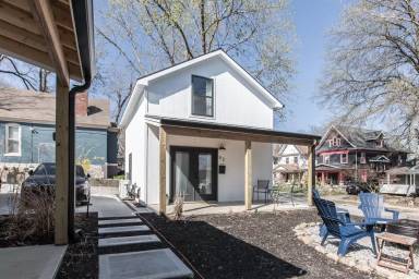 Main picture of 60 E 32nd St