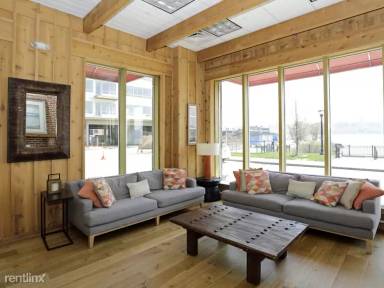 Main picture of The View at Edgewater Harbor