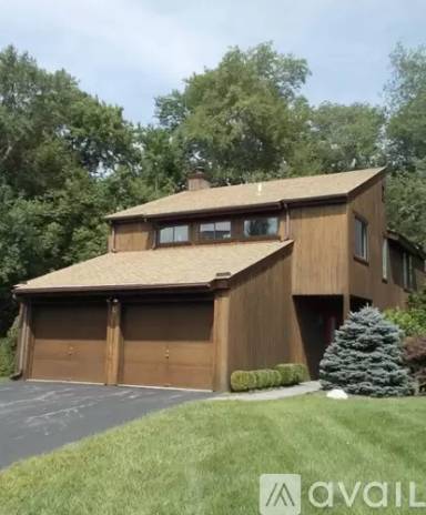 Main picture of 15 Lantern Cir