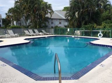 Main picture of 5080 Heatherhill Ln