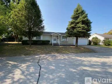 Main picture of 813 Horseshoe Dr