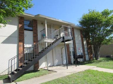 Main picture of 301 North Dr