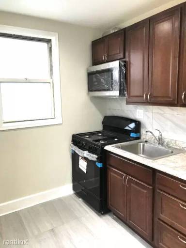 Main picture of 2879 Randall Ave