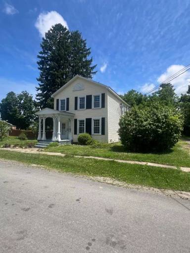 Main picture of 39 Chestnut St