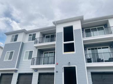 Main picture of 3825 Presidio Pt