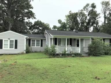 Main picture of 523 Swains Loop Rd
