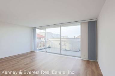 Main picture of 2451 Greenwich St