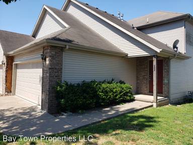 Main picture of 206 Village Ct