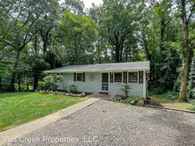 Main picture of 20 Singing Pines Dr