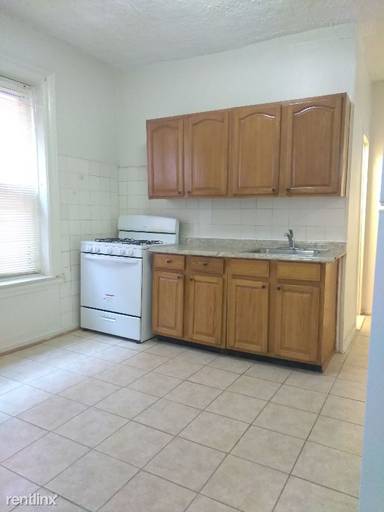 Main picture of 690 Sheffield Ave
