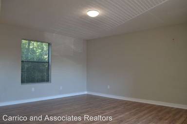 Main picture of 701 W Sycamore St