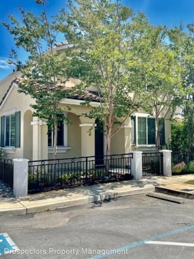 Main picture of 15325 Calle Sueno