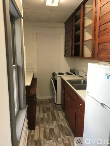 Main picture of 1025 N Washington Ave