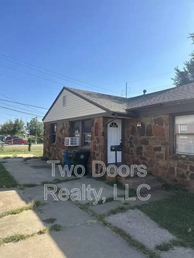 Main picture of 559 E Indian Dr