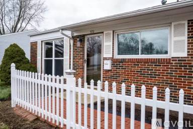 Main picture of 570 Daventry Ln