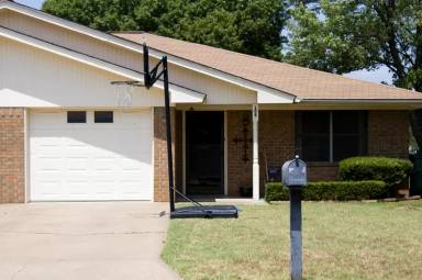 Main picture of 103 Briarwood Ln