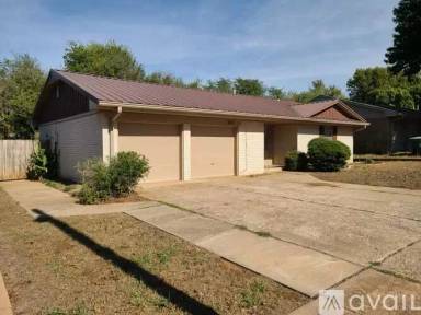 Main picture of 925 Crown Dr