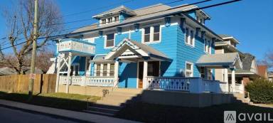 Main picture of 1102 N Oakland Ave
