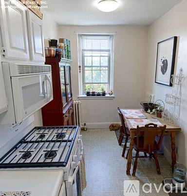 Main picture of 15 Governors Ave