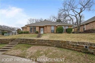 Main picture of 1114 Crestwood Ct