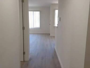 Main picture of 12801 Moorpark St