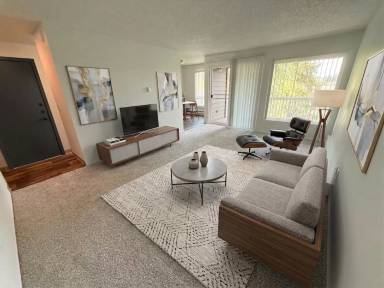 Main picture of View at the Lakes l